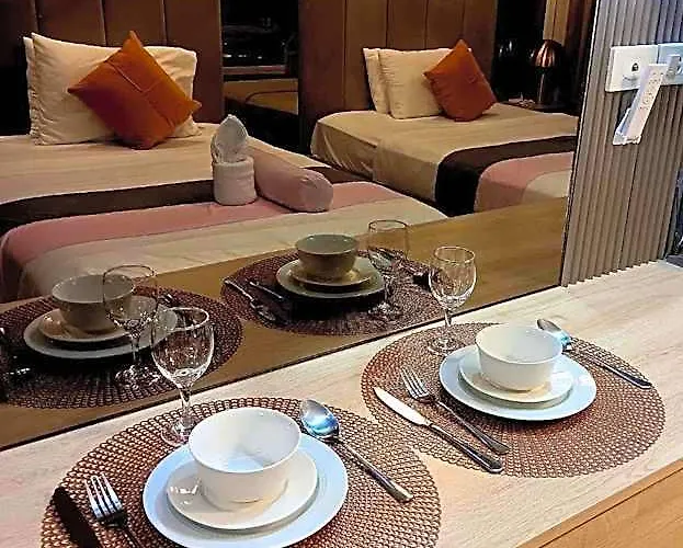 New York - By Guest Reservation's Отель 4*